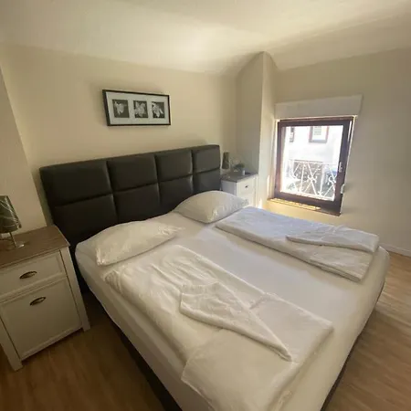 Zur Schoenen Aussicht Hotel *