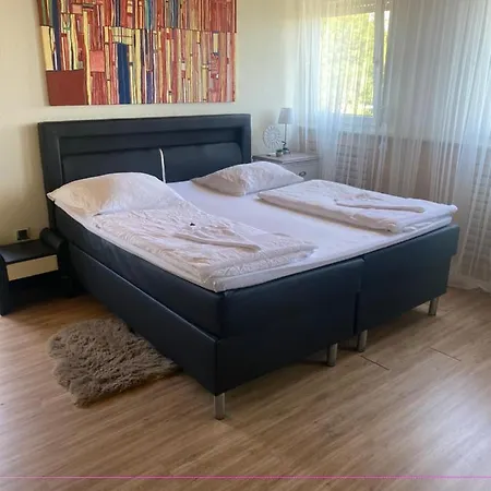 Zur Schoenen Aussicht Otel *