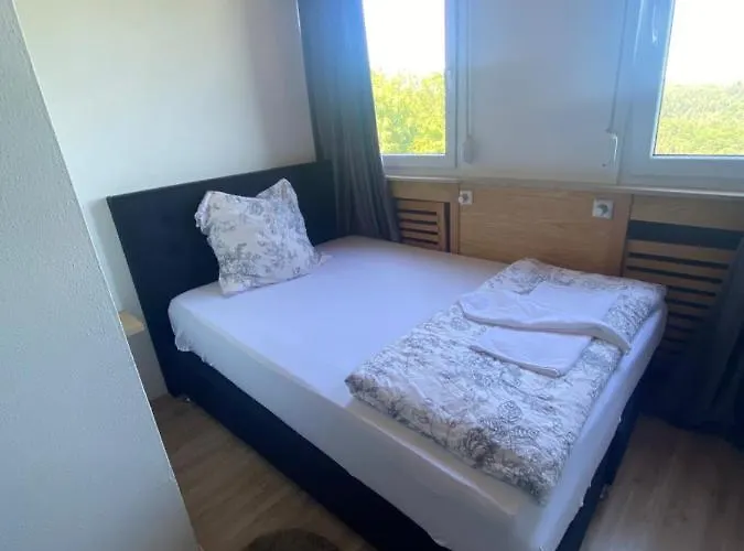 Zur Schoenen Aussicht Hotel